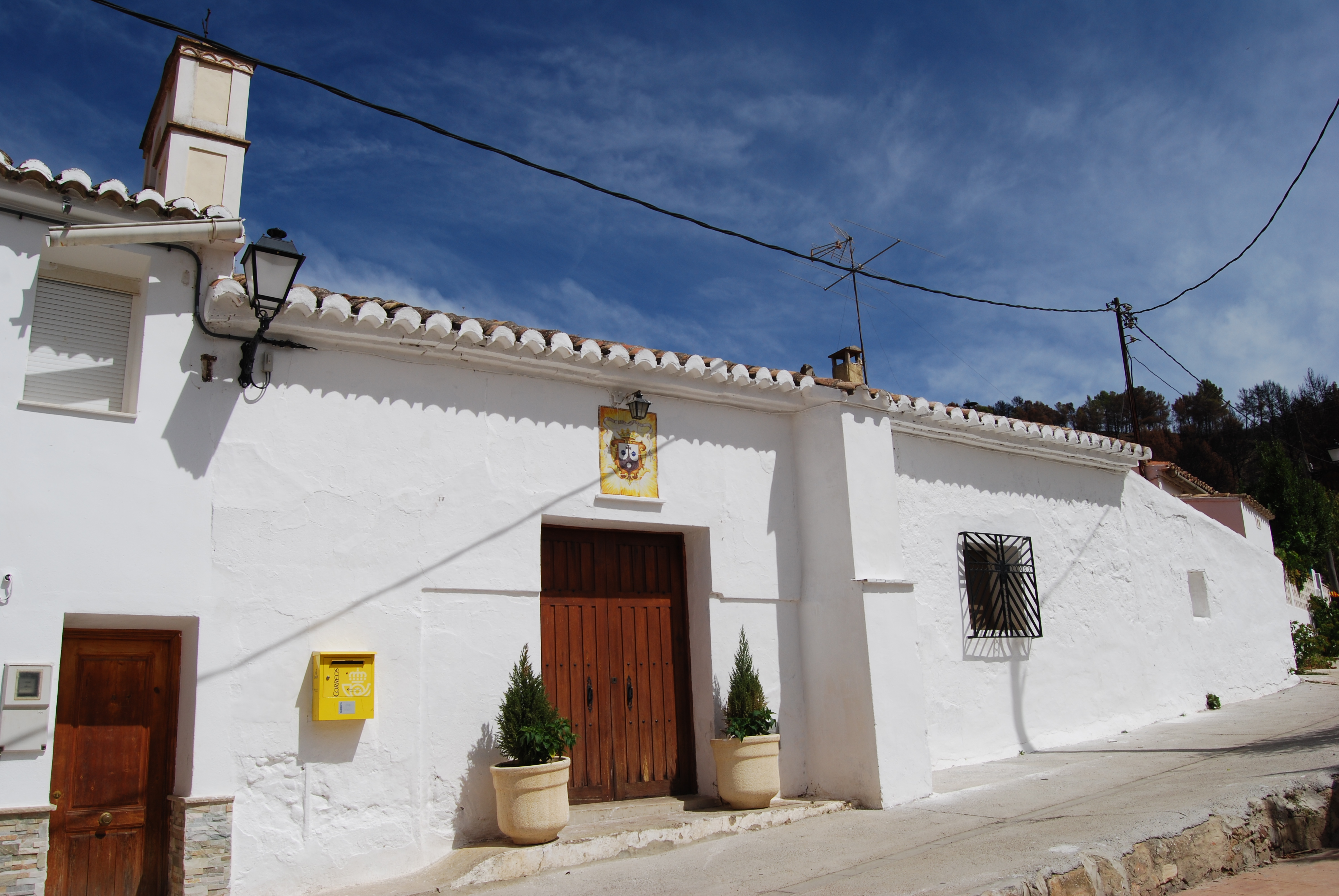 Fachada de la Ermita de Artaj